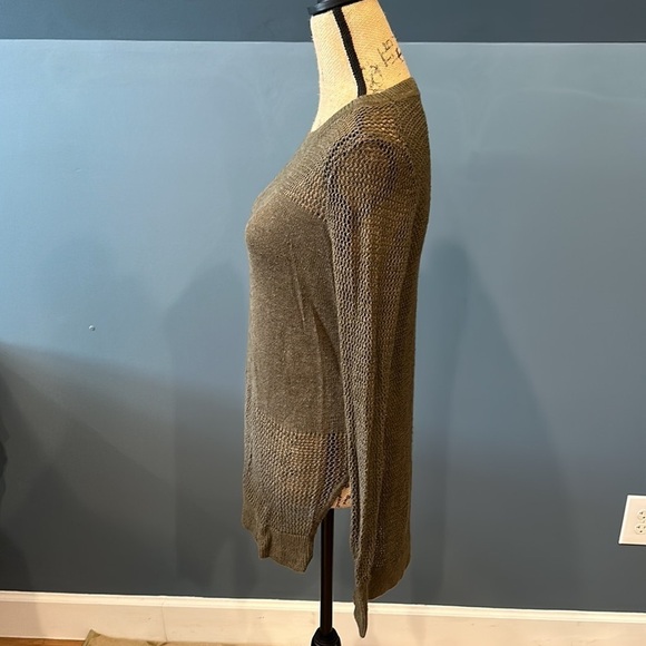 Banana Republic lightweight sweater size medium women’s - Picture 4 of 7